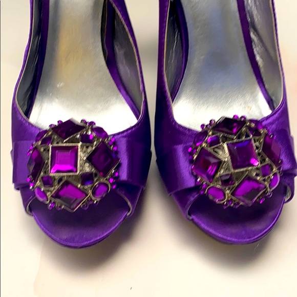 Heels - Picture 2 of 5